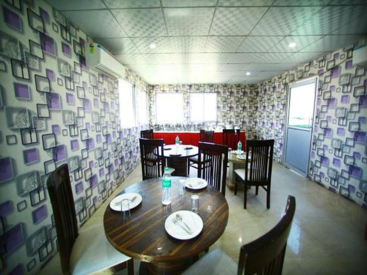 Airport Hotel Hsp ニューデリー エクステリア 写真